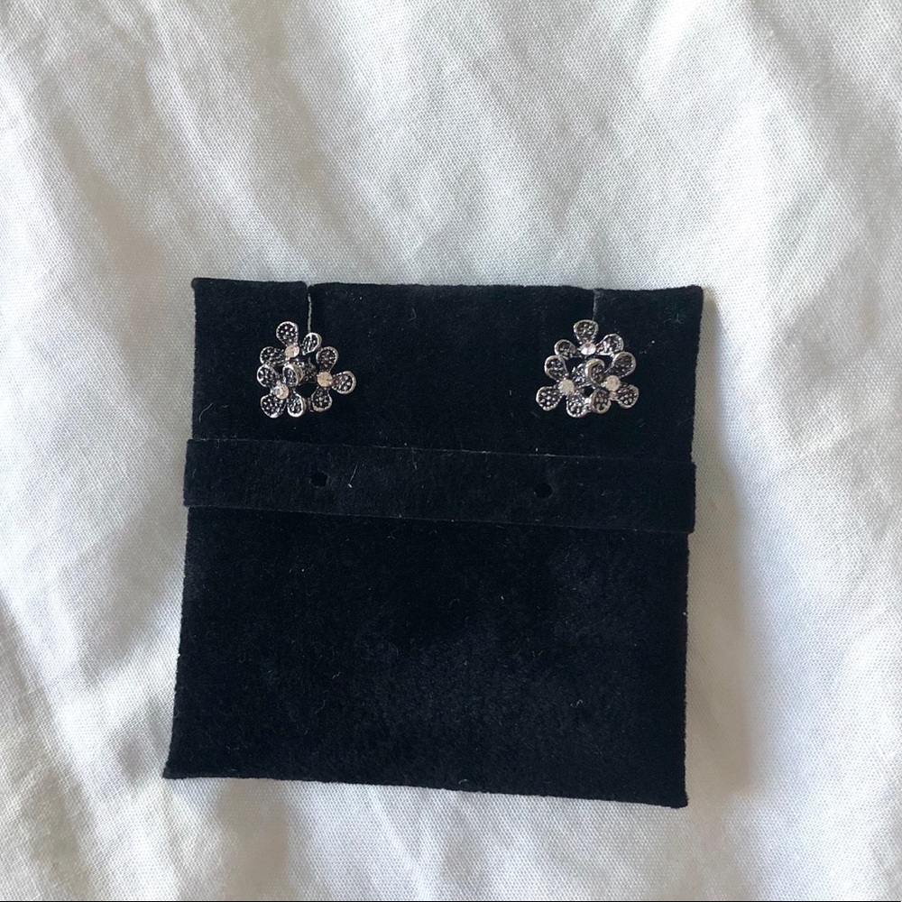 Floral cluster earrings!
